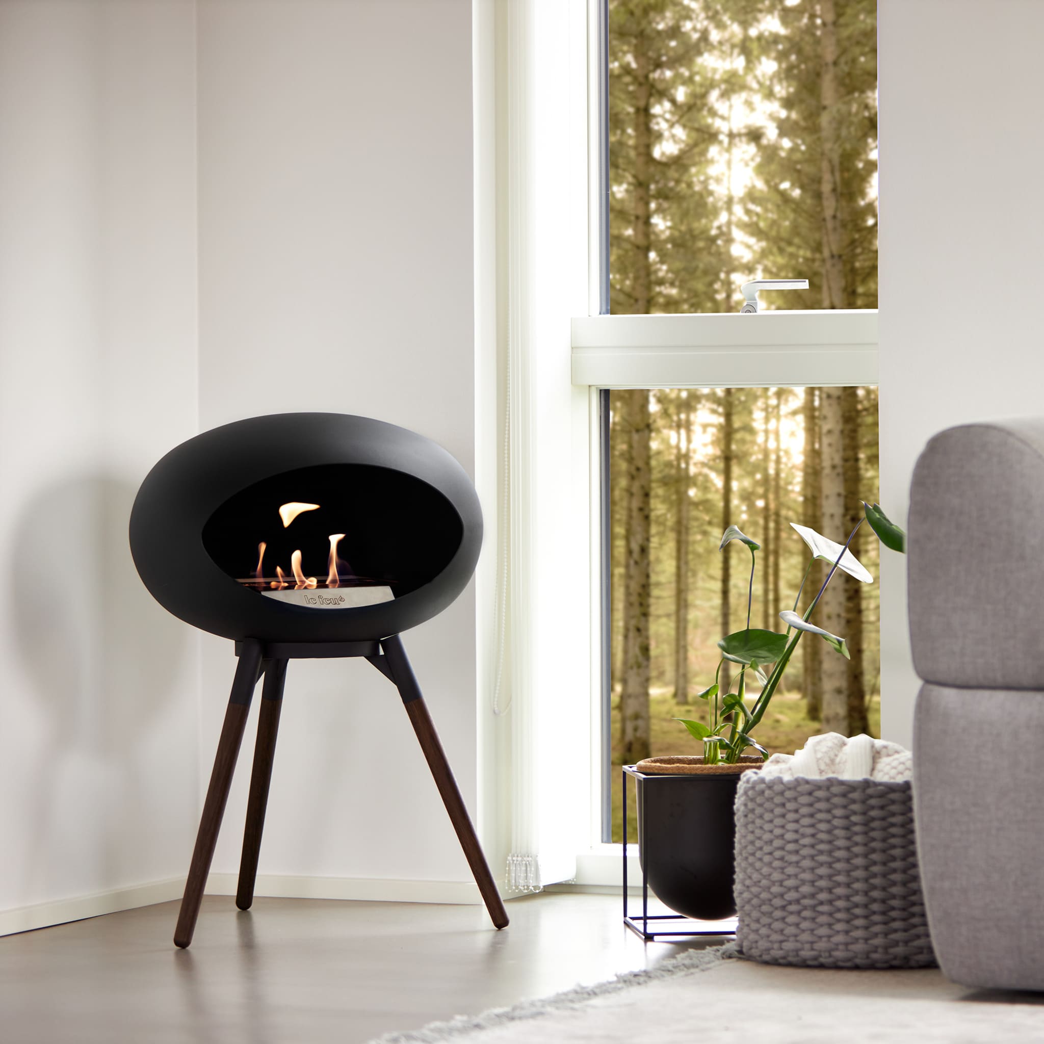 Le Feu Ground Low Dome - Black