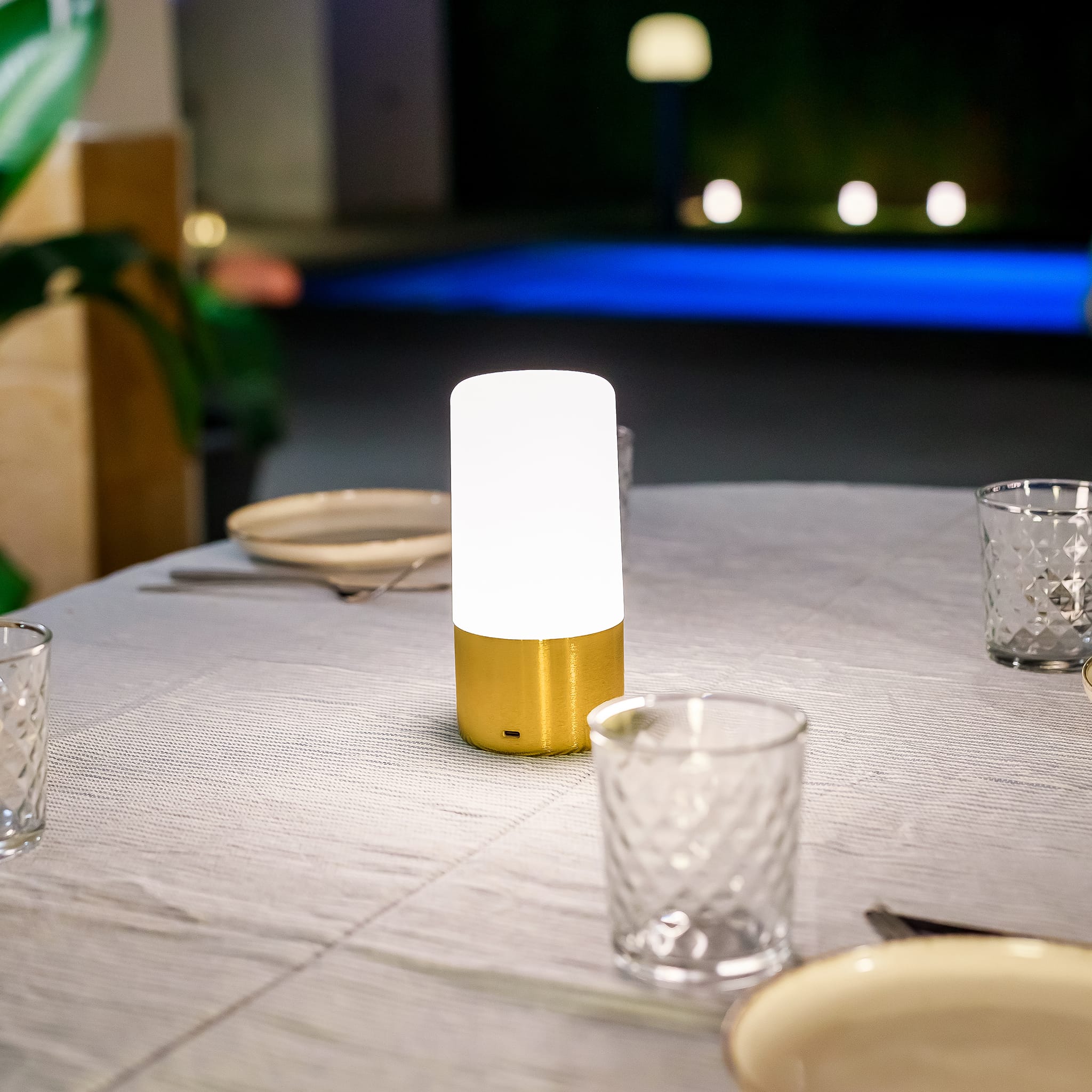 Maia - Rechargeable Table Lamp