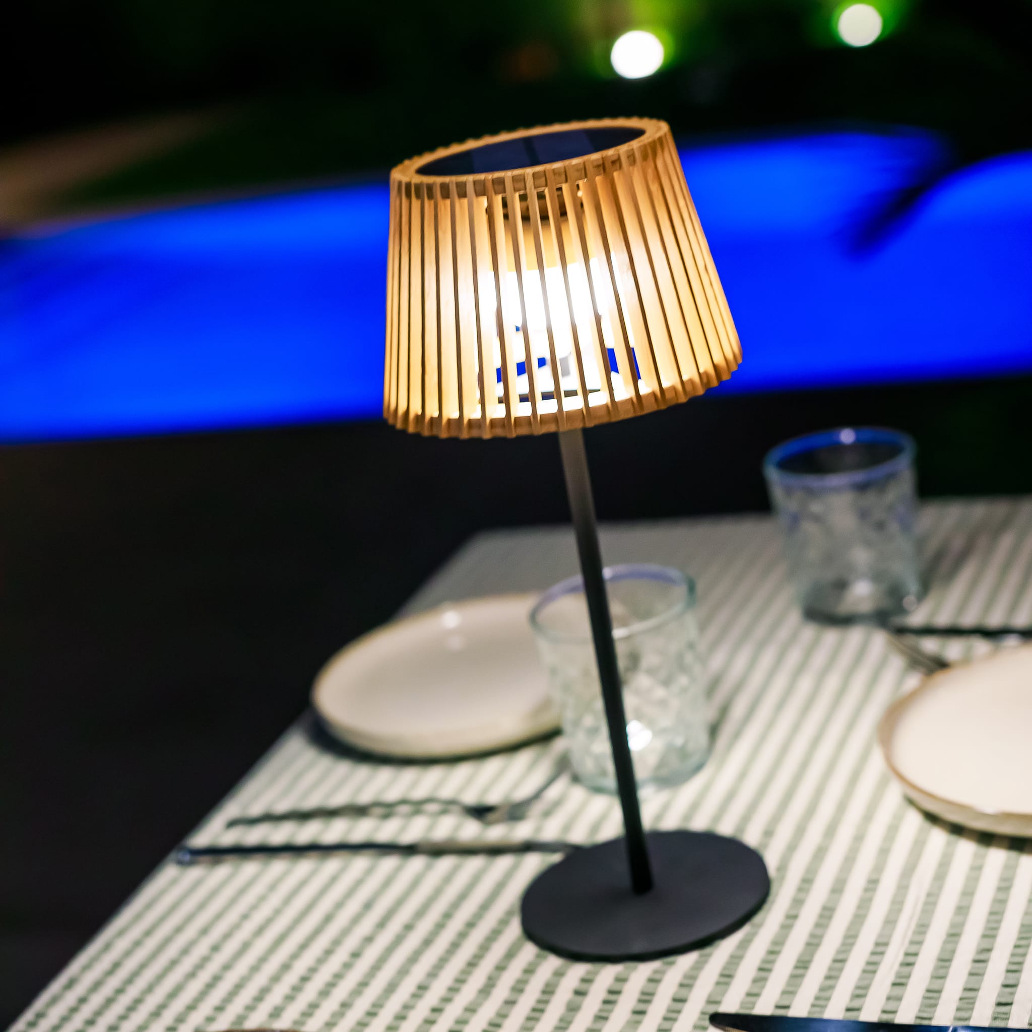 Okinawa - Solar-charged Table Lamp