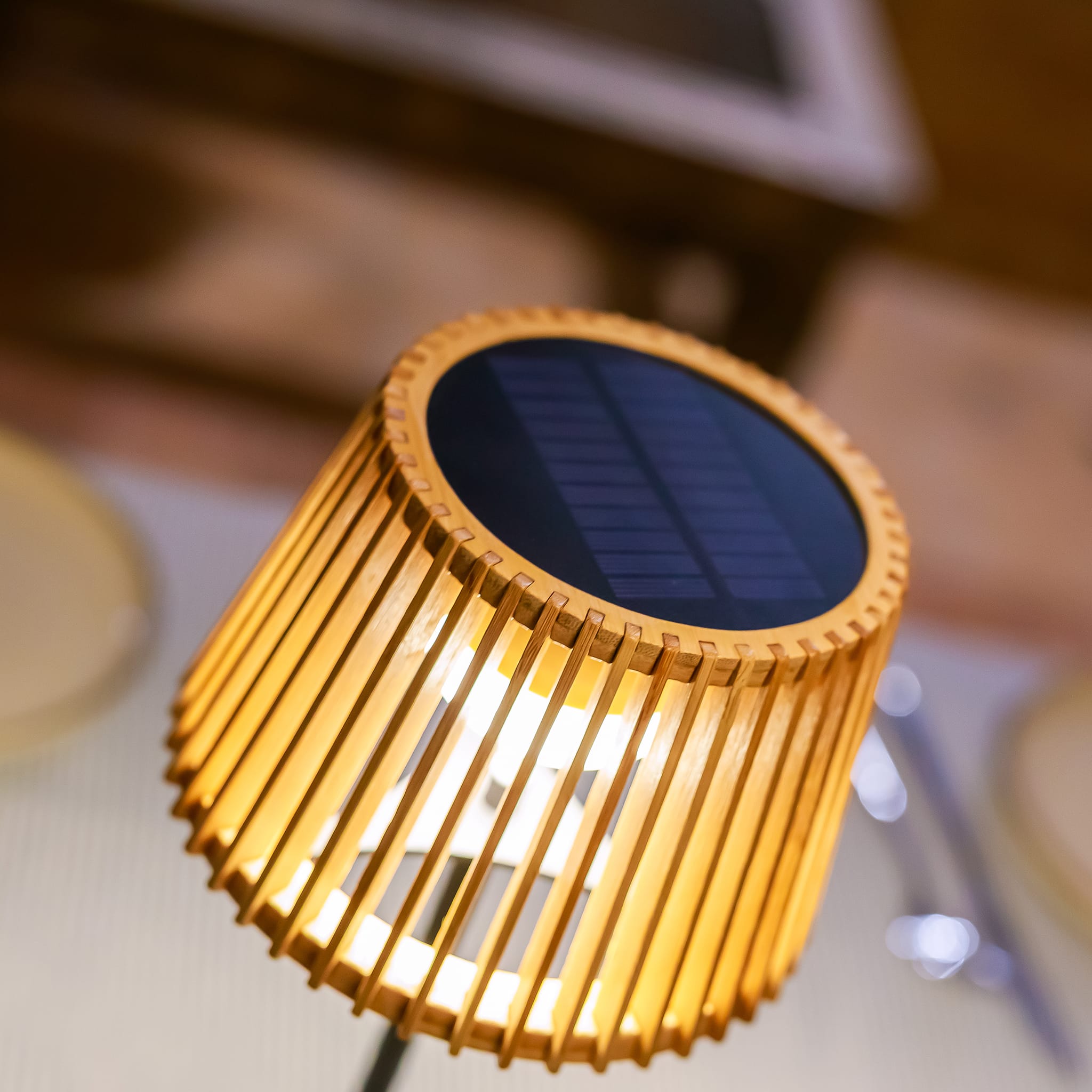 Okinawa - Solar-charged Table Lamp