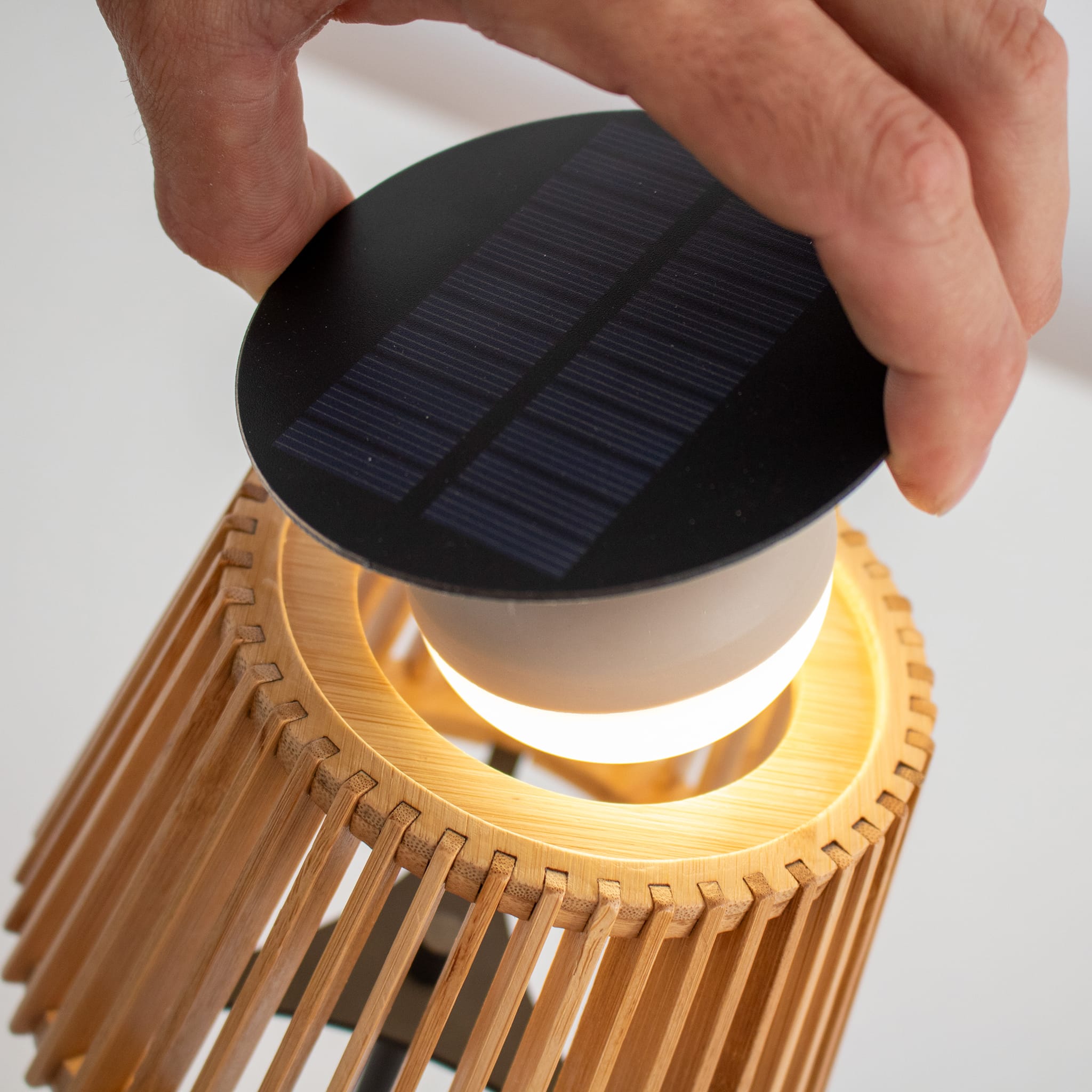 Okinawa - Solar-charged Table Lamp