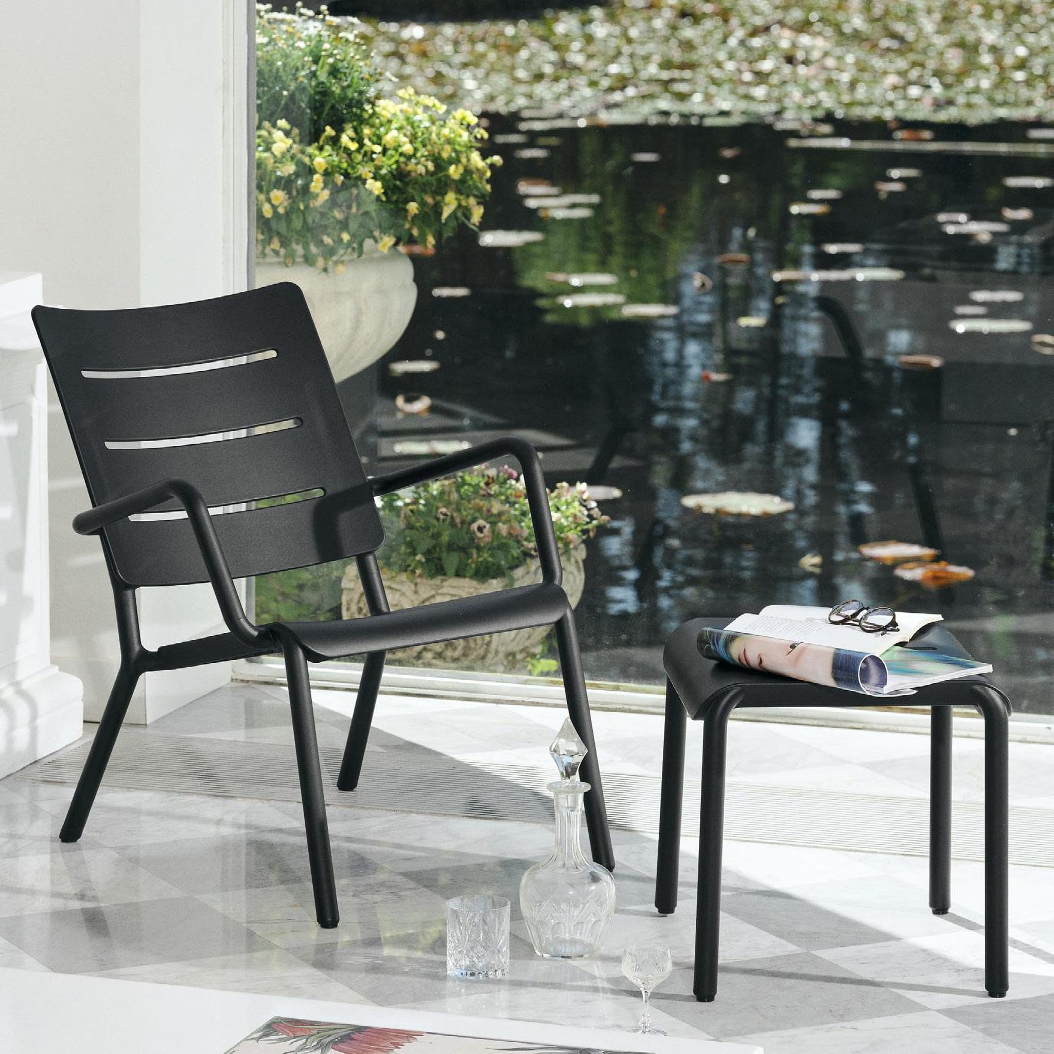 OUTO Lounge Chair - Indoor & Outdoor Use