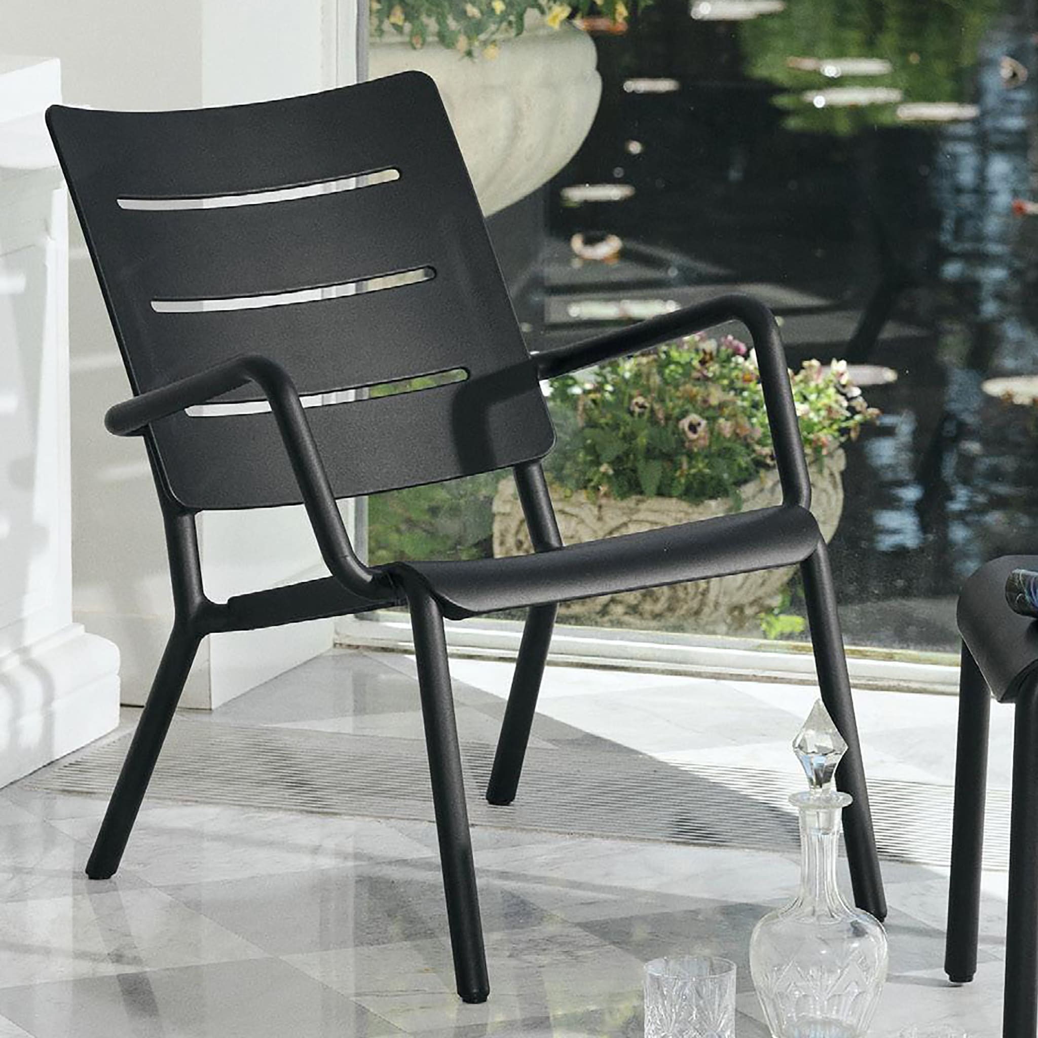 OUTO Lounge Chair - Indoor & Outdoor Use