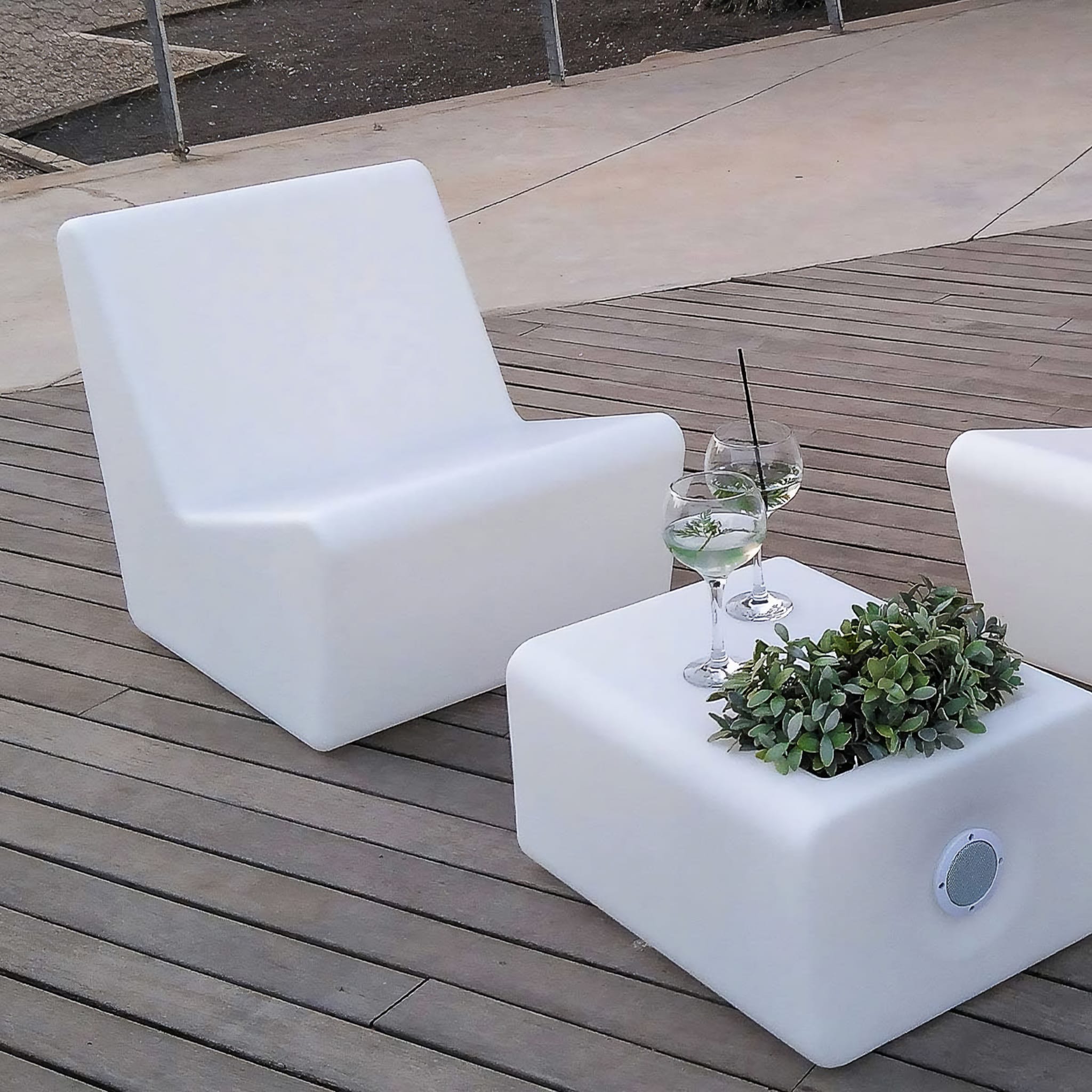 Tarida Sit - Indoor & Outdoor Chair