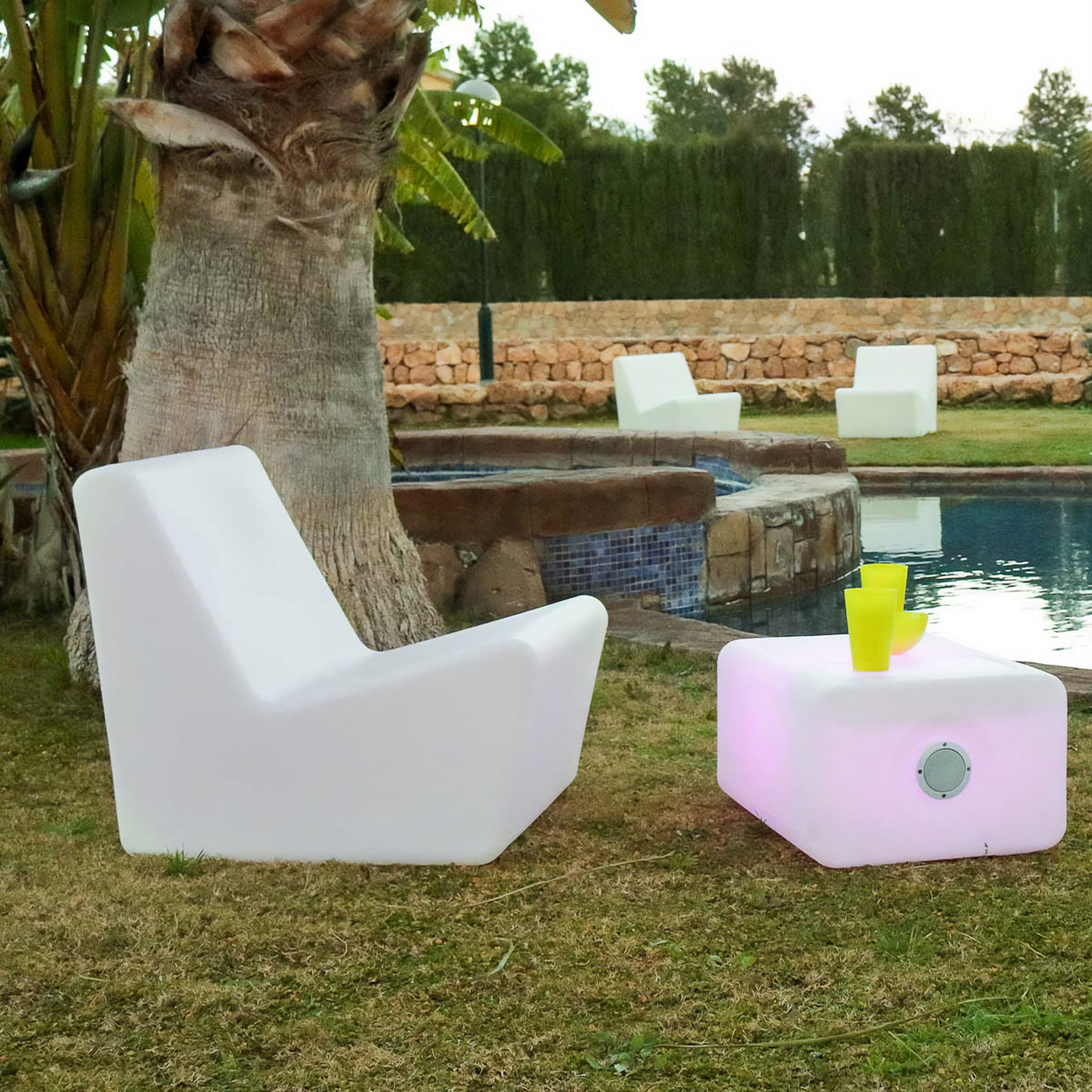 Tarida Sit - Indoor & Outdoor Chair