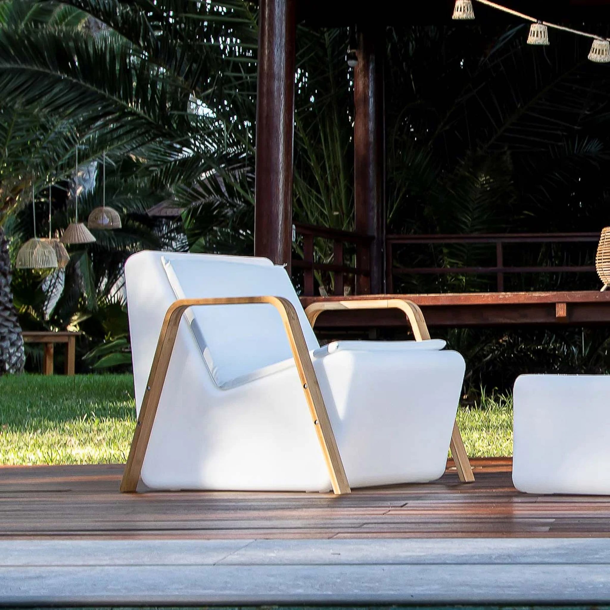 Tarida Sit - Indoor & Outdoor Chair