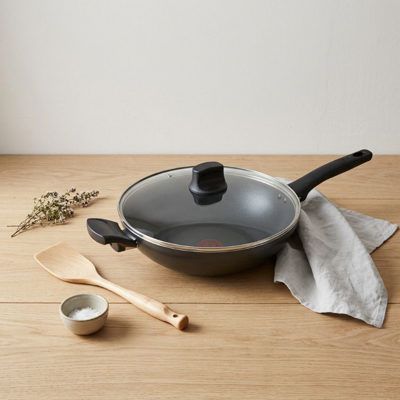 T-FAL C5269063 Intuition 30cm Wok With Lid