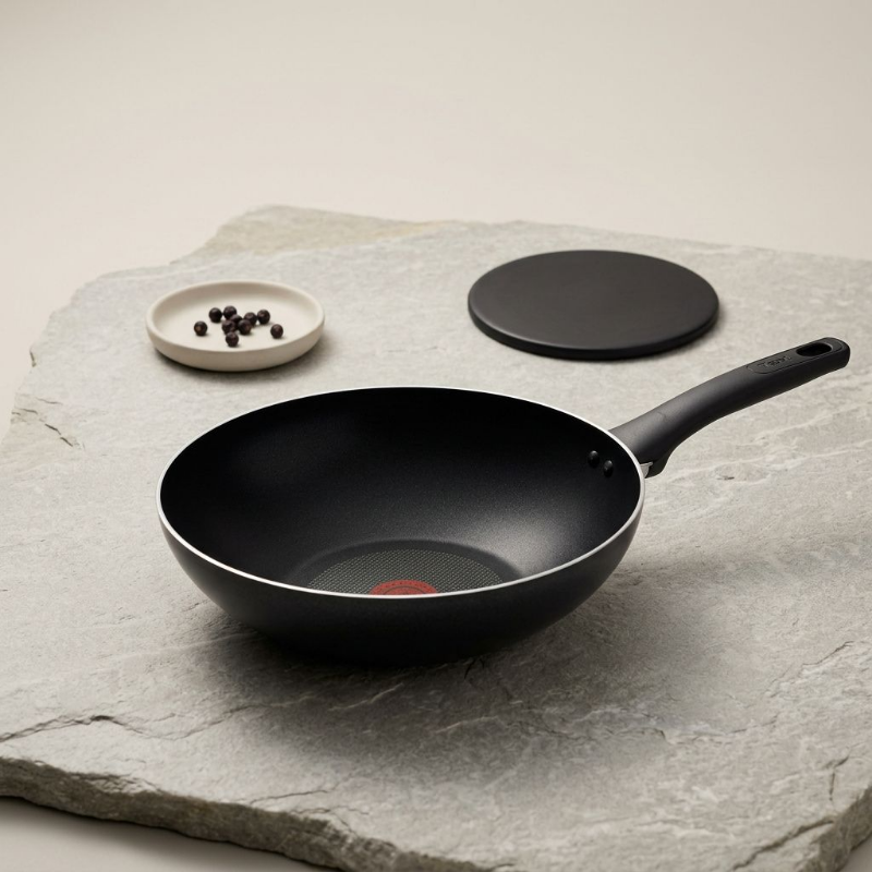T-FAL C5269063 Intuition 30cm Wok With Lid